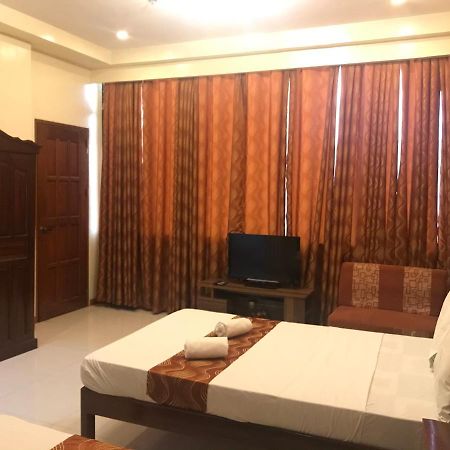 Aquari Travellers Inn Puerto Princesa Exterior photo