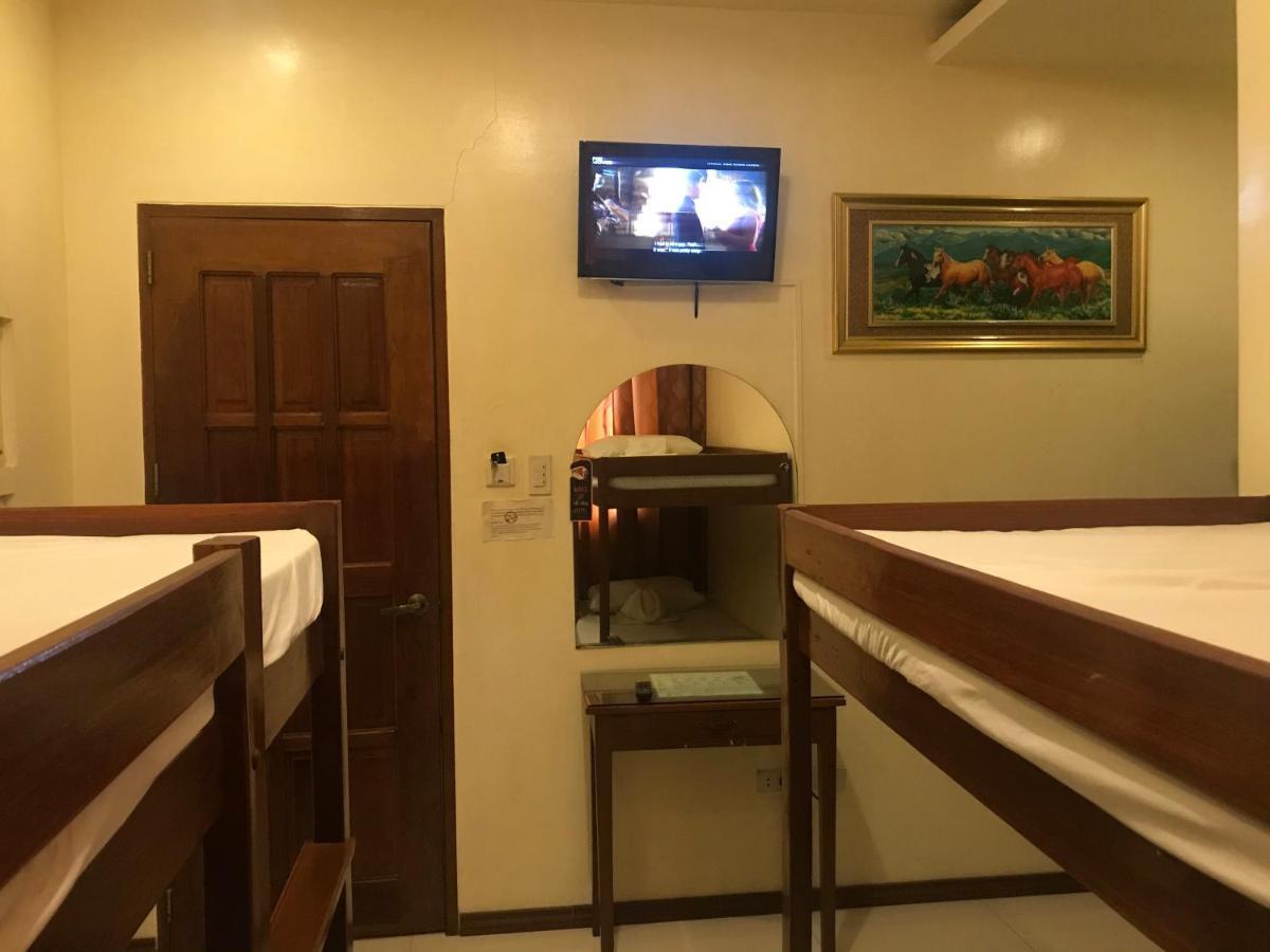 Aquari Travellers Inn Puerto Princesa Exterior photo